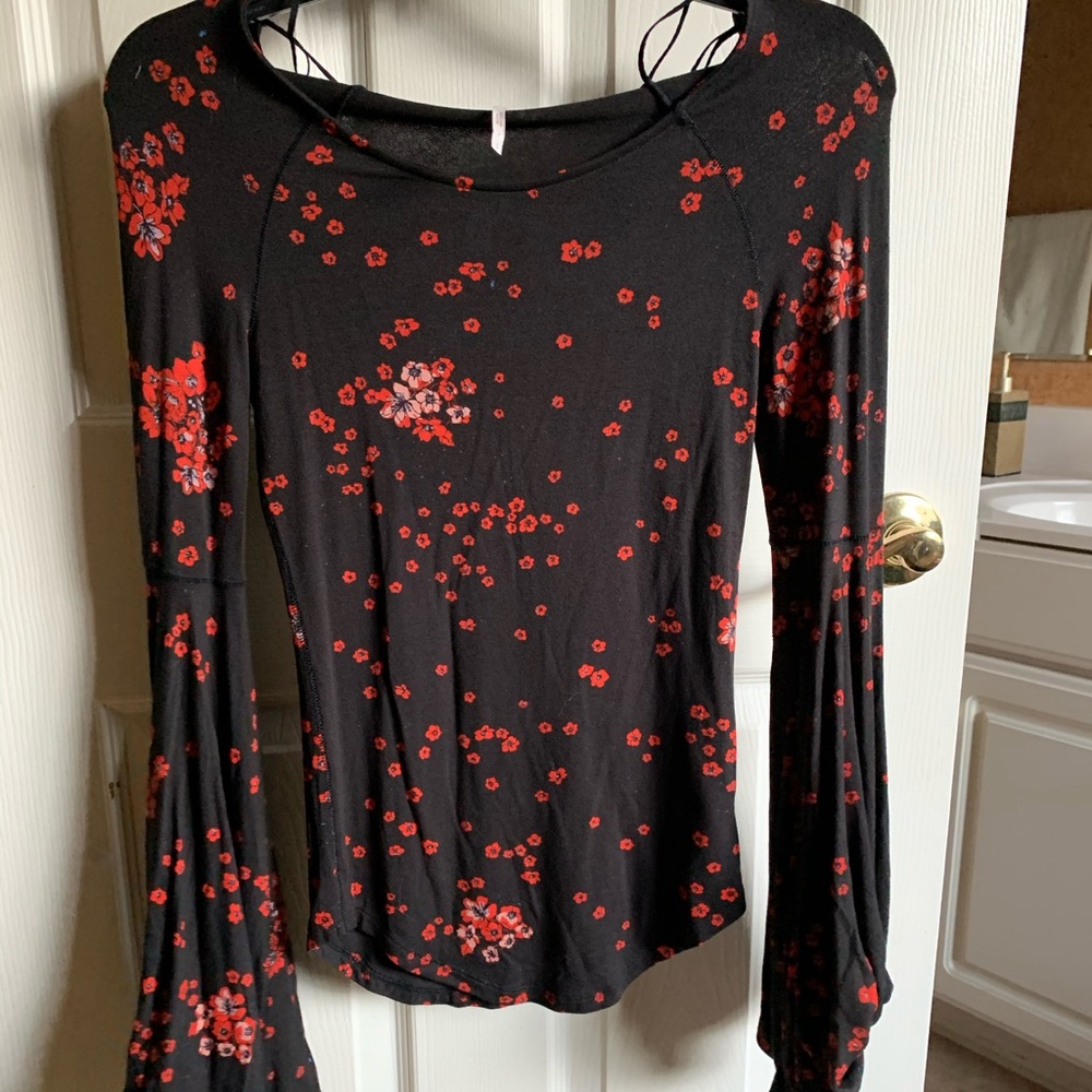 Balloon sleeved fitted shirt